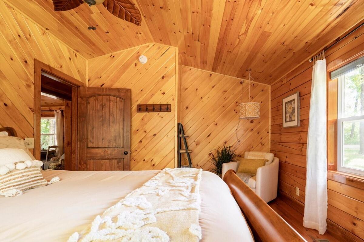 Secluded Wooded Cabin Near The Hocking Hills New Straitsville Exterior photo