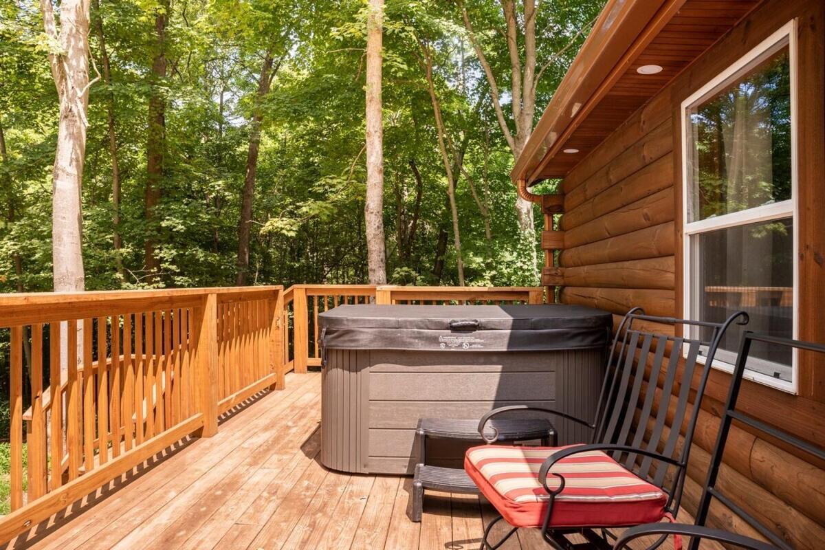 Secluded Wooded Cabin Near The Hocking Hills New Straitsville Exterior photo