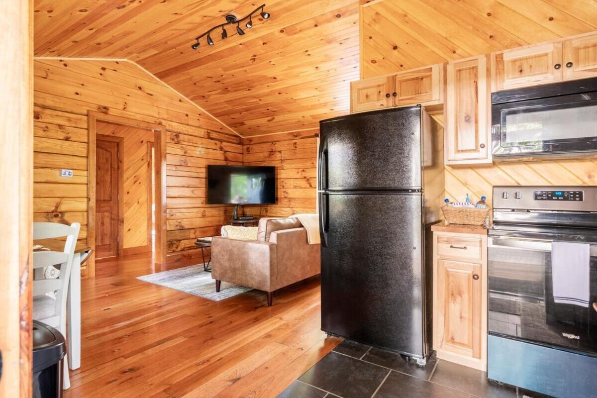 Secluded Wooded Cabin Near The Hocking Hills New Straitsville Exterior photo