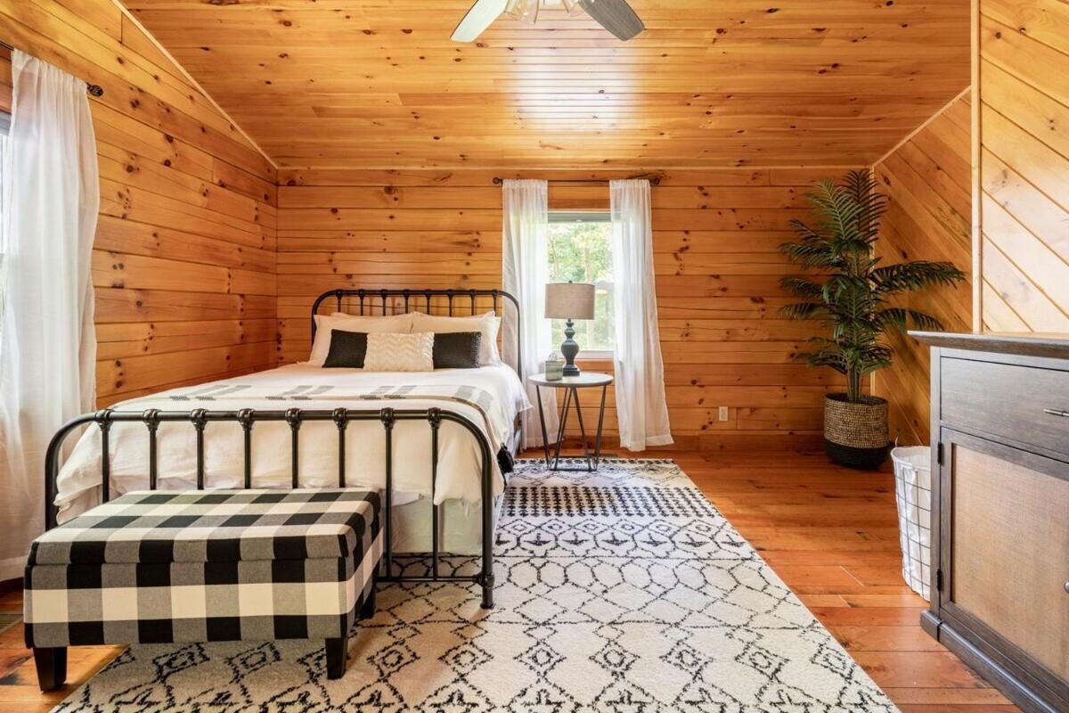 Secluded Wooded Cabin Near The Hocking Hills New Straitsville Exterior photo